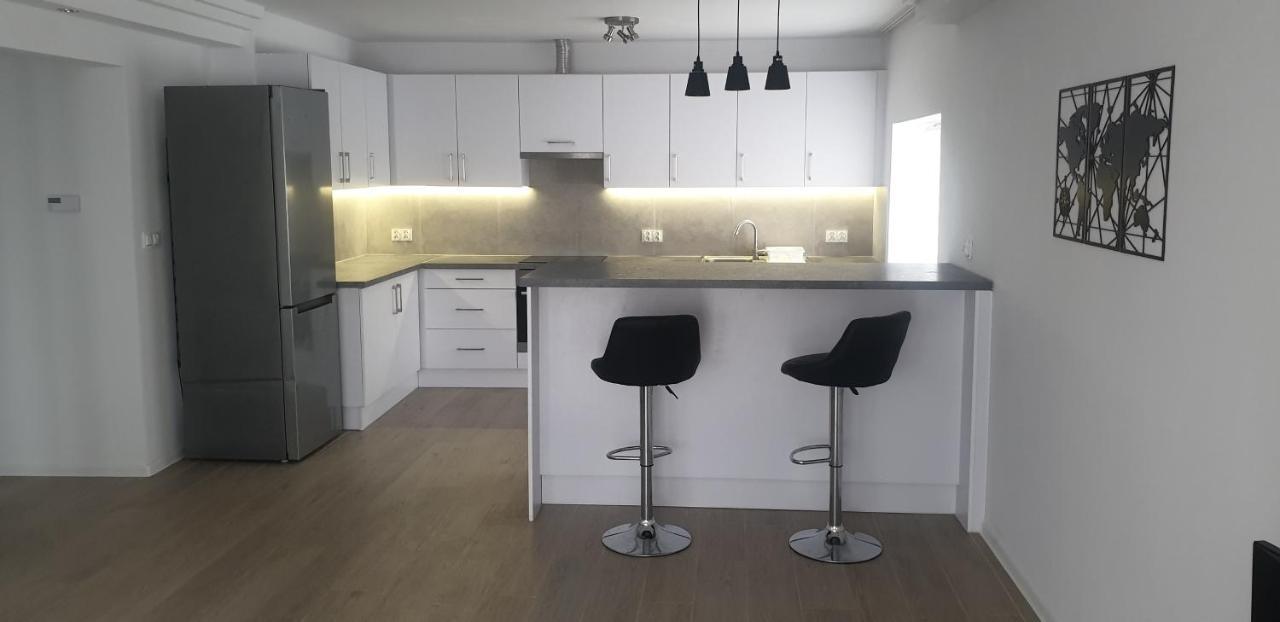 קילצה Apartament W Centrum Kielc Z Prywatnym Parkingiem מראה חיצוני תמונה